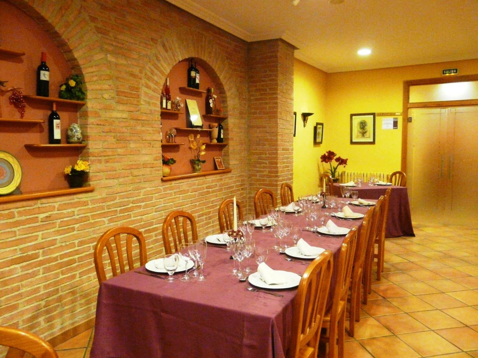Hostal Rural Casa Castro Alberuela de la Liena Exterior foto