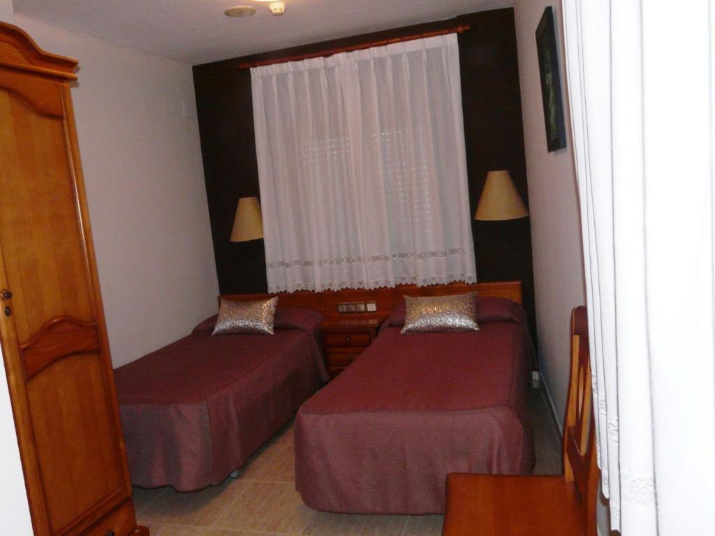 Hostal Rural Casa Castro Alberuela de la Liena Quarto foto